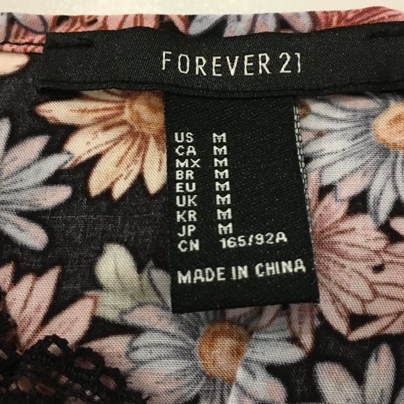 Floral Lace-Trim Romper - Picture 3 of 3